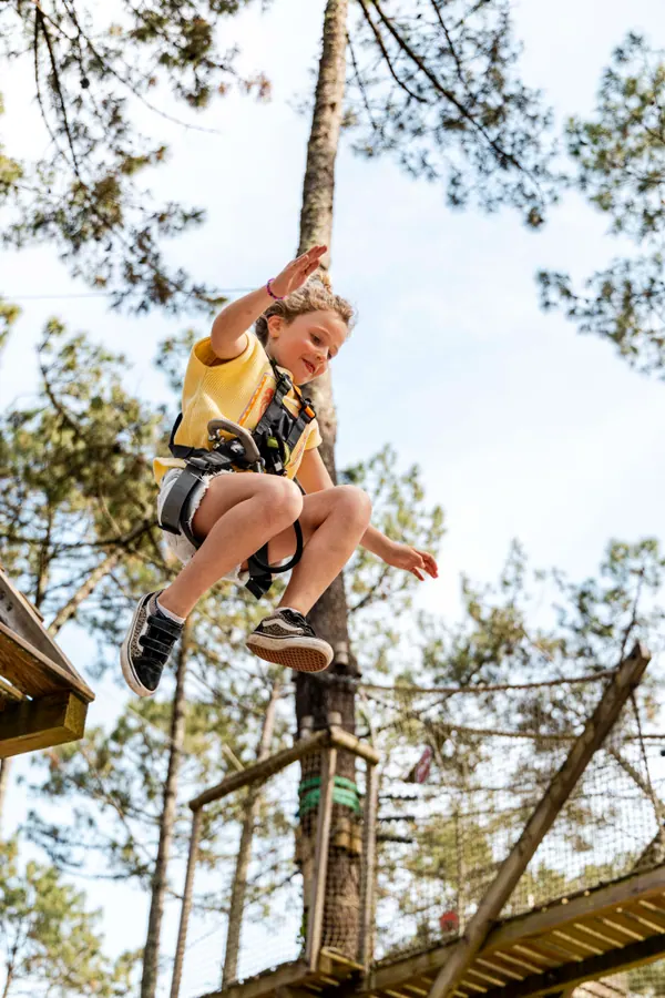 Enfants sur parcours adapté